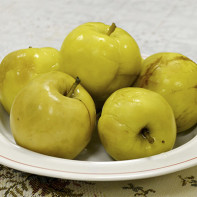 Photos of soaked apples