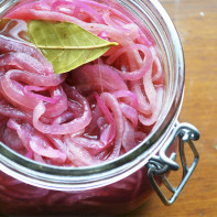 Photo of pickled red onion 2