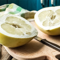 Fénykép a pomelo 3 gyümölcsről