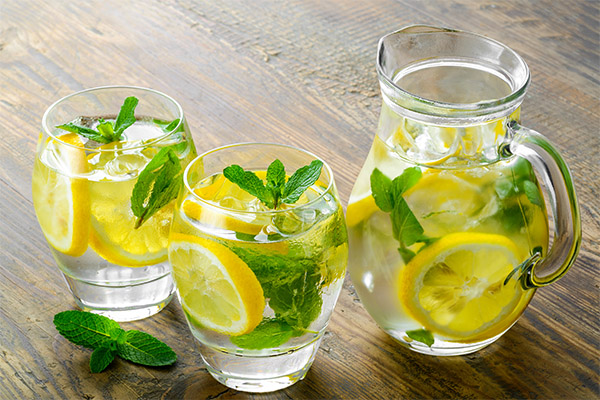 How to make lemon water