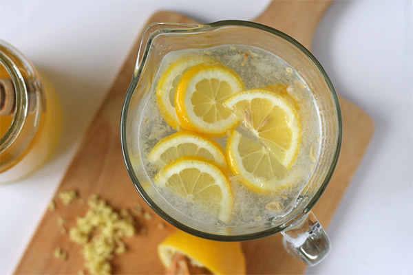 L'uso dell'acqua con il limone in cosmetologia