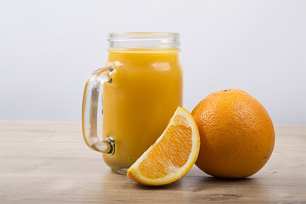 Os benefícios e malefícios do suco de laranja