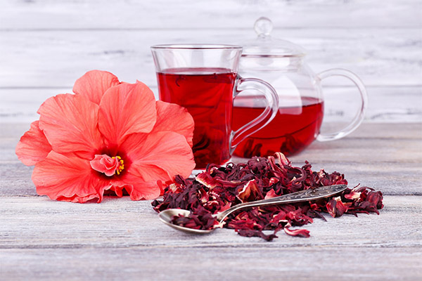 Ang mga pakinabang at pinsala ng hibiscus tea