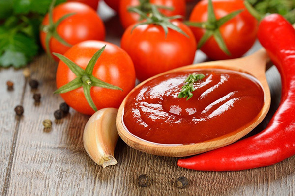 The use of tomato paste in cooking