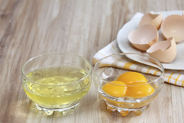 Hvordan skille protein fra eggeplomme i et rått egg