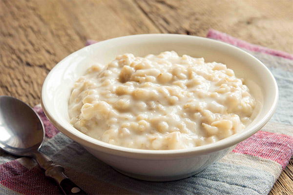 The benefits and harms of oatmeal porridge