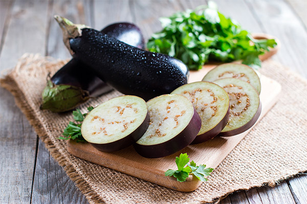 Hoe bitterheid uit aubergine te verwijderen