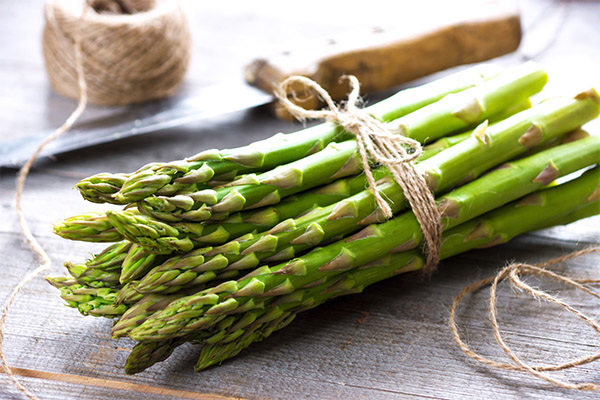 De gunstige eigenschappen van asperges