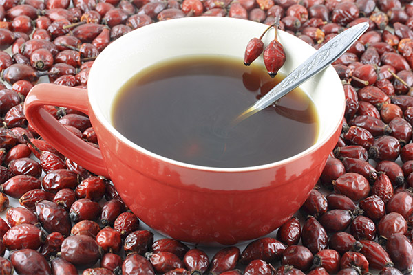 The benefits and harms of a rosehip broth