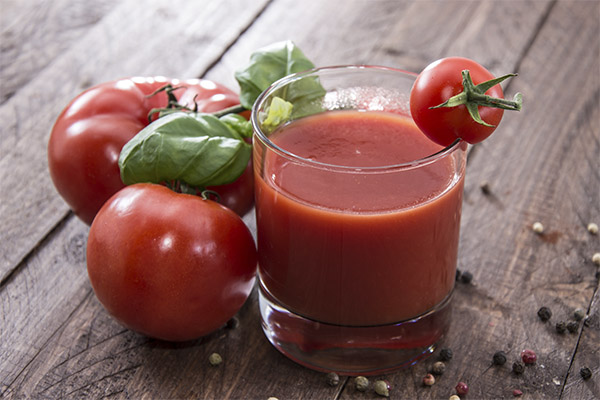 Kebaikan dan keburukan jus tomato