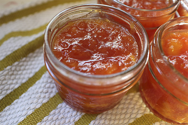 Confiture de cerises et prunes