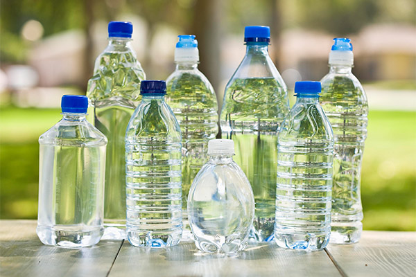 Comment choisir et stocker l'eau minérale