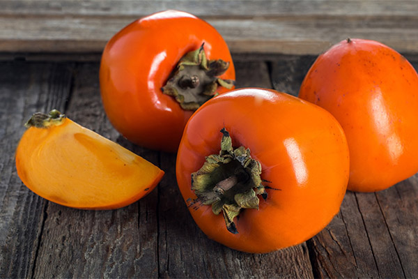 Useful properties of persimmons