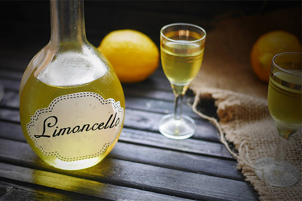 De voordelen en nadelen van limoncello-drank