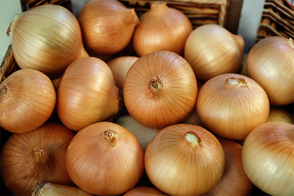 In what form is onion healthier