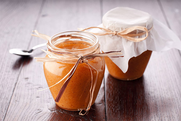 Persimmon marmelade