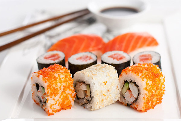 De voordelen en nadelen van sushi en broodjes