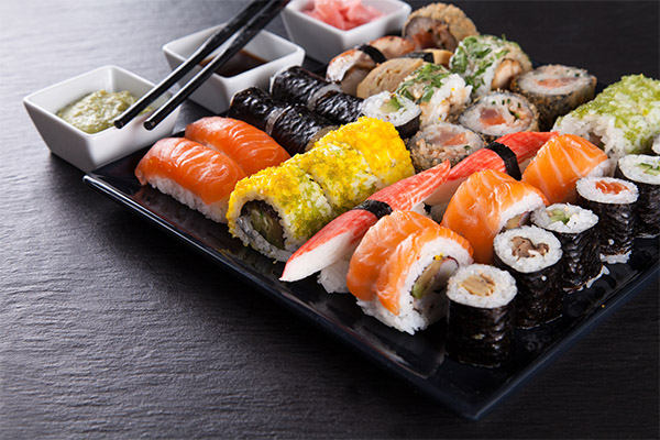 Mal et contre-indications pour les rouleaux et les sushis