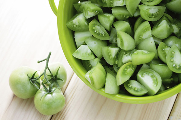 Schaden und Kontraindikationen von grünen Tomaten