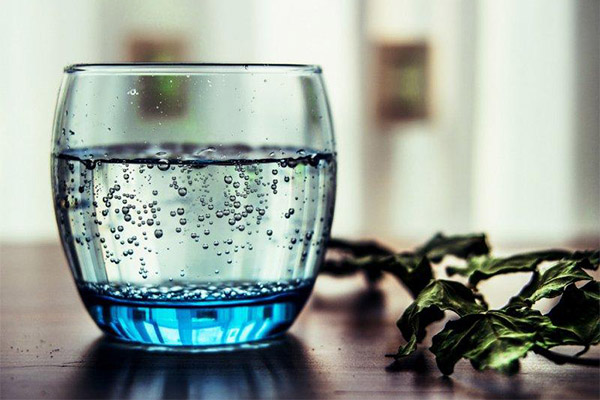 Is het mogelijk om bloemen water te geven met bruisend water