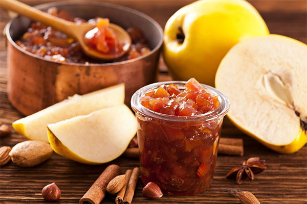 Confiture de coing à la cannelle