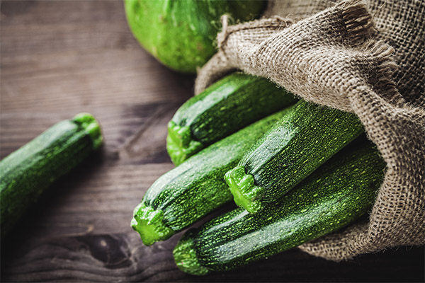 Wie man Zucchini auswählt und aufbewahrt