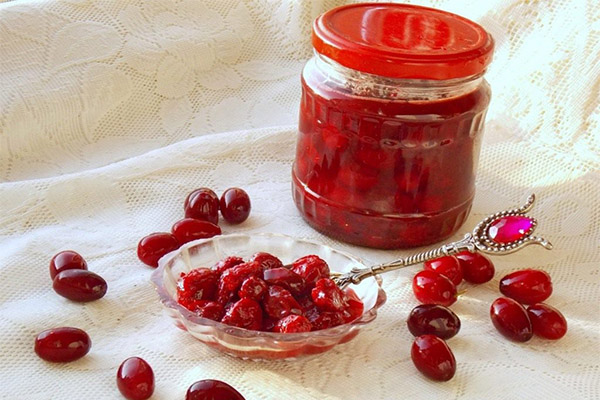 Proprietà utili di marmellata di corniolo