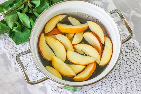 Paano magluto ng apple compote